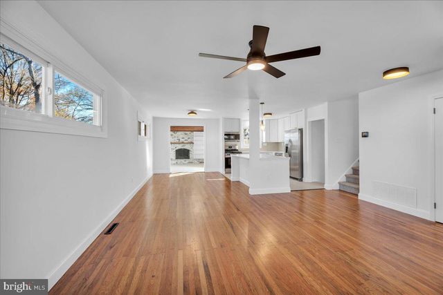 51 HOLLY DR, West Deptford, NJ 08096