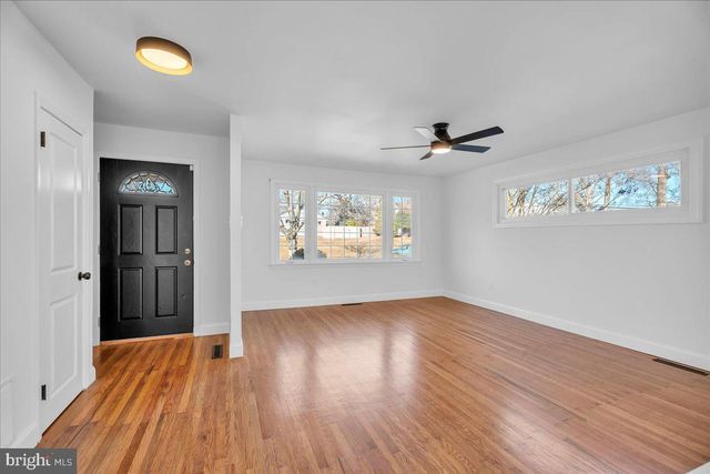 51 HOLLY DR, West Deptford, NJ 08096