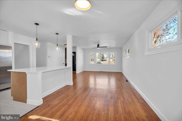 51 HOLLY DR, West Deptford, NJ 08096