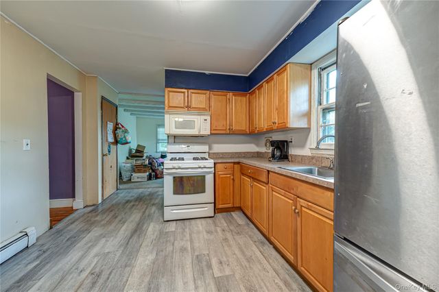 6 Glades Way, Huntington, NY 11743