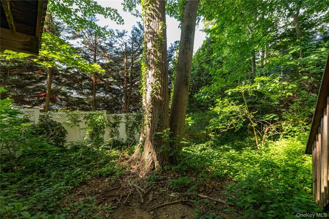 6 Glades Way, Huntington, NY 11743