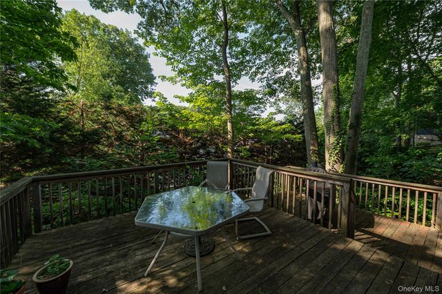 6 Glades Way, Huntington, NY 11743