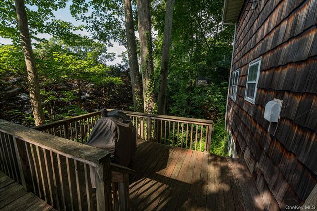 6 Glades Way, Huntington, NY 11743