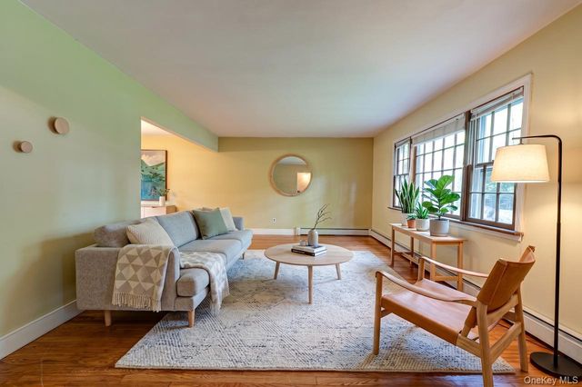 6 Glades Way, Huntington, NY 11743