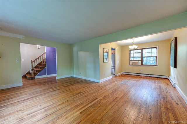 6 Glades Way, Huntington, NY 11743