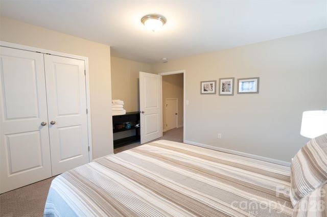 5031 Star Hill Lane, Charlotte, NC 28214