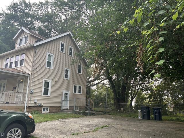 1012 Kling Street, Akron, OH 44301
