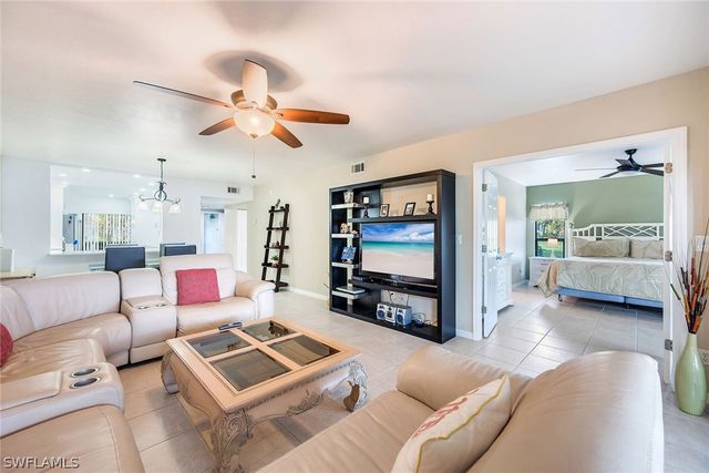 1802 Kings Lake BLVD 2-101, Naples, FL 34112