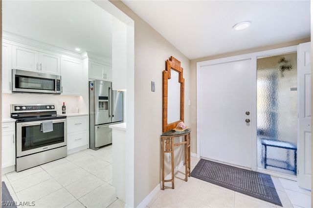 1802 Kings Lake BLVD 2-101, Naples, FL 34112