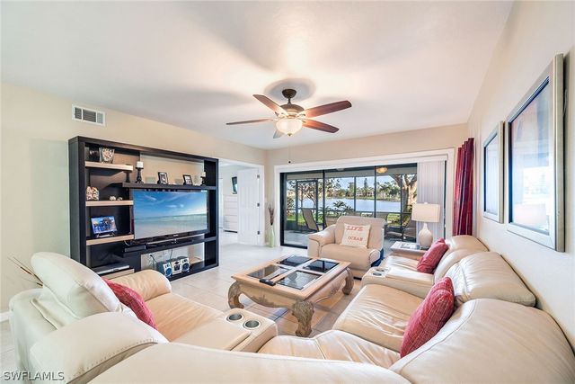 1802 Kings Lake BLVD 2-101, Naples, FL 34112