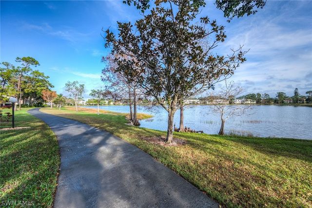 1802 Kings Lake BLVD 2-101, Naples, FL 34112