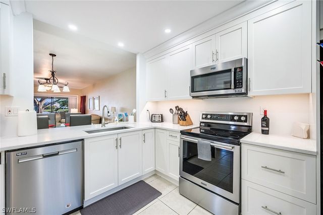 1802 Kings Lake BLVD 2-101, Naples, FL 34112