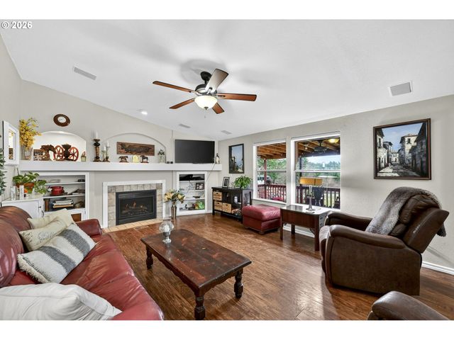 28107 S GARD Rd, Mulino, OR 97042