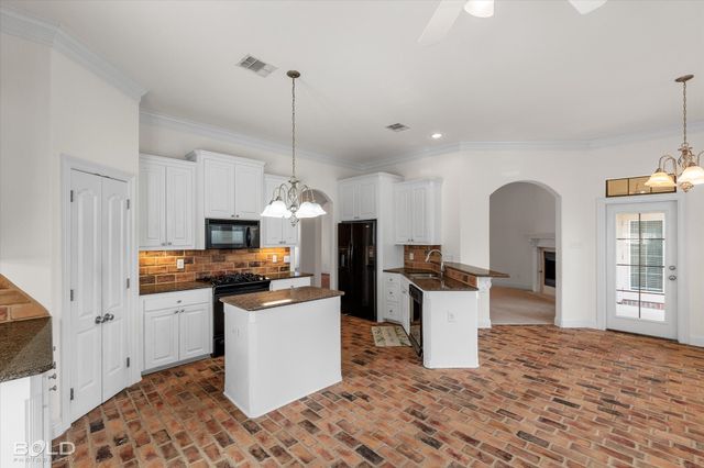 9313 S South Plaquemine Drive, Shreveport, LA 71115