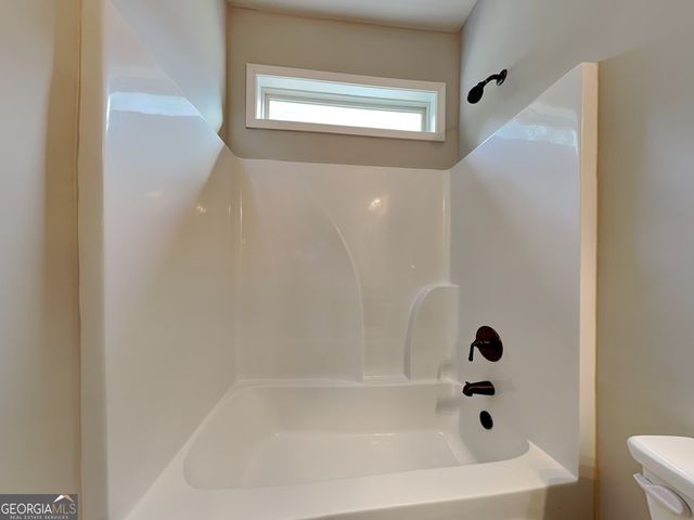 563 Cherry Creek Drive, Loganville, GA 30052