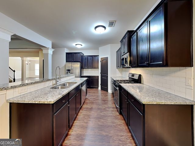 563 Cherry Creek Drive, Loganville, GA 30052