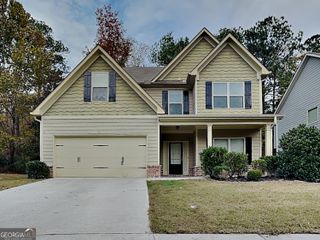563 Cherry Creek Drive, Loganville, GA 30052