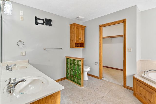 4281 E Sherwood Circle, Springfield, MO 65802