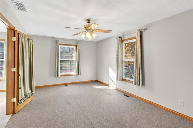 4281 E Sherwood Circle, Springfield, MO 65802