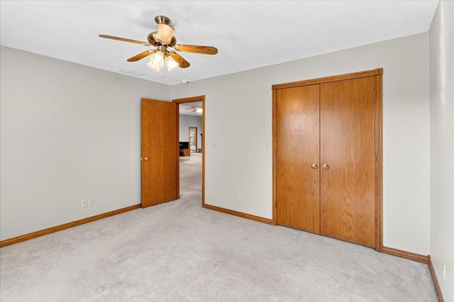 4281 E Sherwood Circle, Springfield, MO 65802