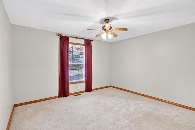 4281 E Sherwood Circle, Springfield, MO 65802