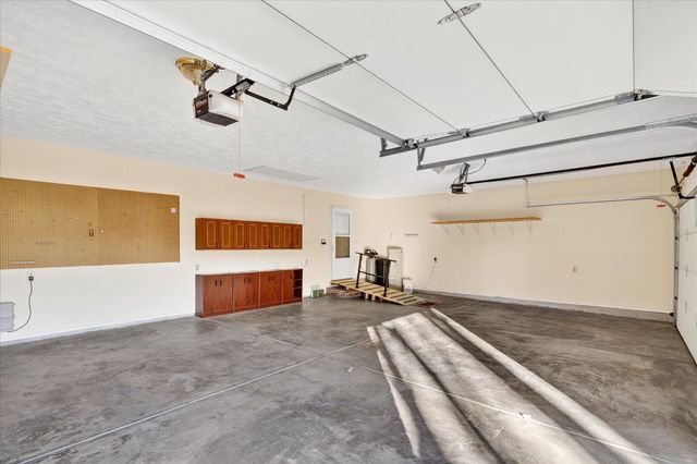 4281 E Sherwood Circle, Springfield, MO 65802