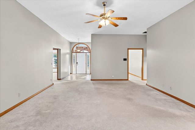 4281 E Sherwood Circle, Springfield, MO 65802