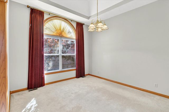 4281 E Sherwood Circle, Springfield, MO 65802