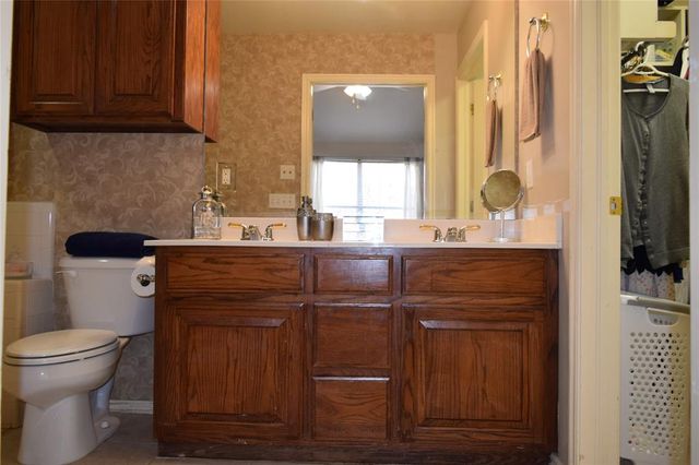 9711 Bradford Place Place, Midwest City, OK 73130