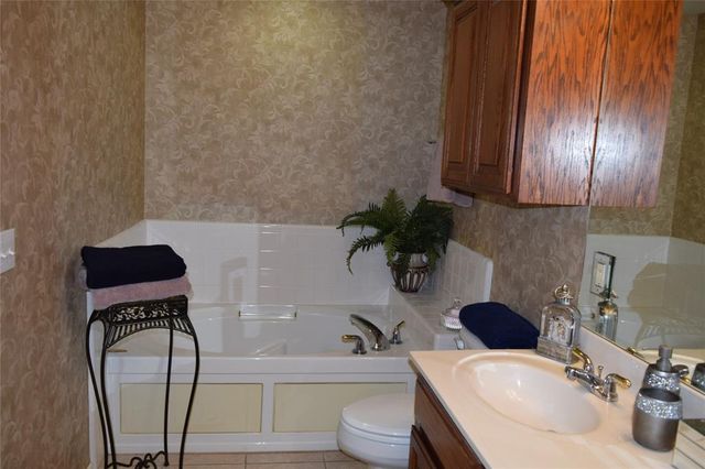 9711 Bradford Place Place, Midwest City, OK 73130