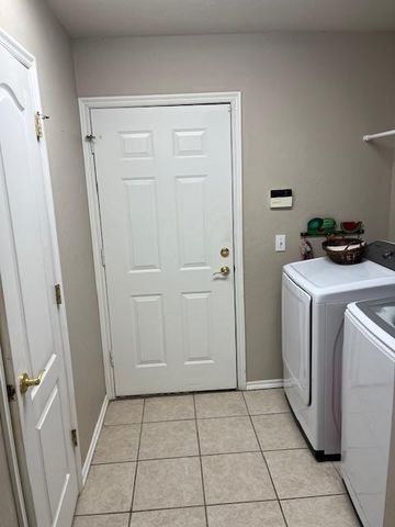 9711 Bradford Place Place, Midwest City, OK 73130