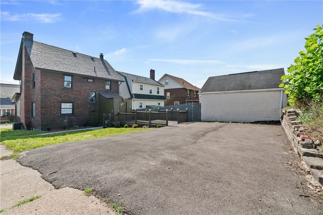 200 Thomas Street, West Mifflin, PA 15122