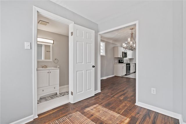 200 Thomas Street, West Mifflin, PA 15122