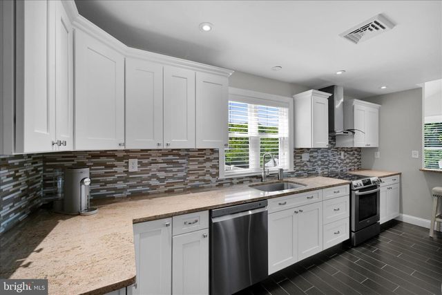 640 MINERSVILLE LLEWELLYN HWY, Pottsville, PA 17901