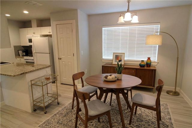 2101 Lemon DR B, Austin, TX 78744