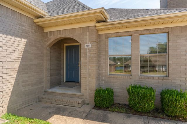 604 Innsbrooke Cove, Jacksonville, AR 72076