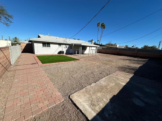 427 E Riviera Drive, Tempe, AZ 85282