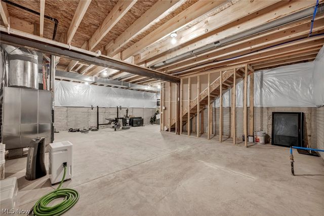 172 Wildflower Drive, Elyria, OH 44035