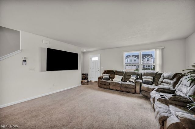 172 Wildflower Drive, Elyria, OH 44035