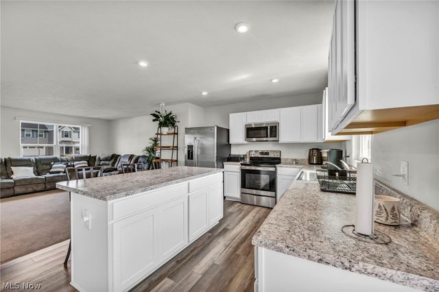 172 Wildflower Drive, Elyria, OH 44035