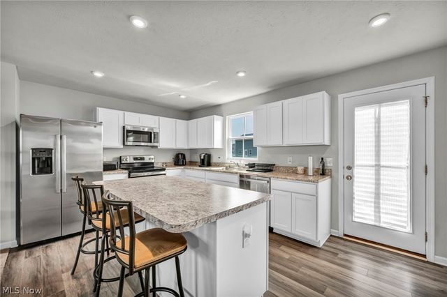 172 Wildflower Drive, Elyria, OH 44035
