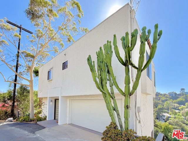 2013 Cyprean Drive, Los Angeles, CA 90046