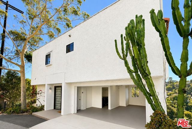 2013 Cyprean Drive, Los Angeles, CA 90046