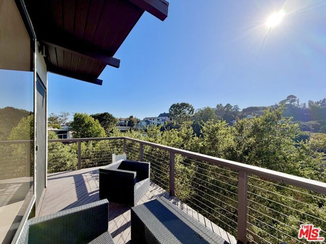2013 Cyprean Drive, Los Angeles, CA 90046