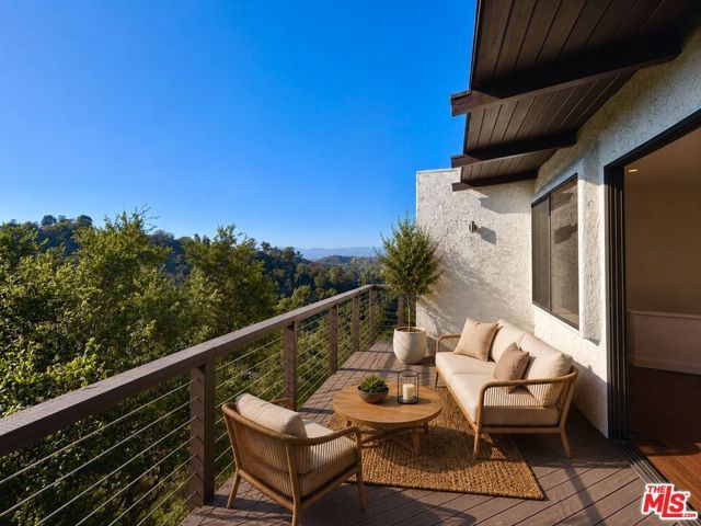 2013 Cyprean Drive, Los Angeles, CA 90046