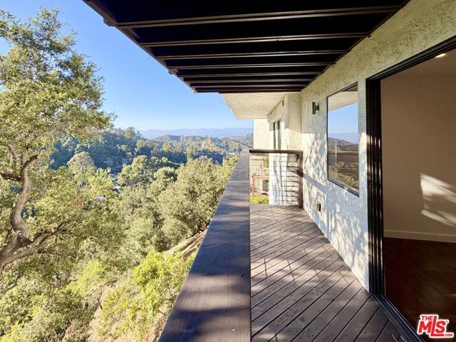 2013 Cyprean Drive, Los Angeles, CA 90046