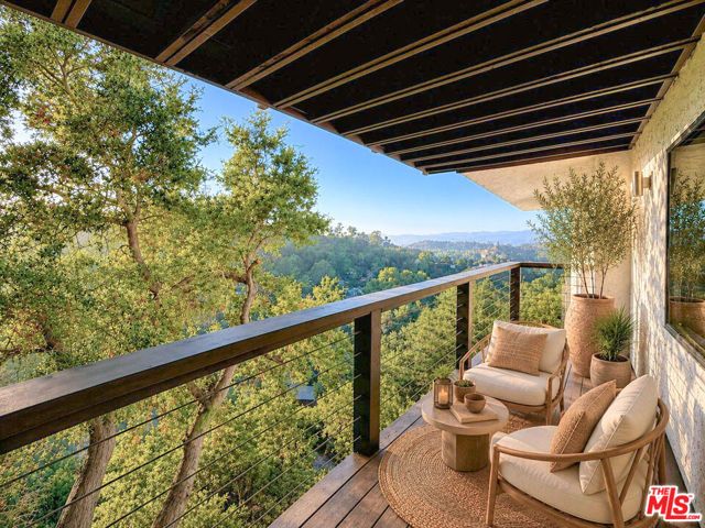 2013 Cyprean Drive, Los Angeles, CA 90046