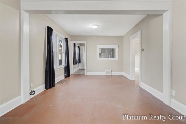 254 W Southern Avenue, Muskegon, MI 49441