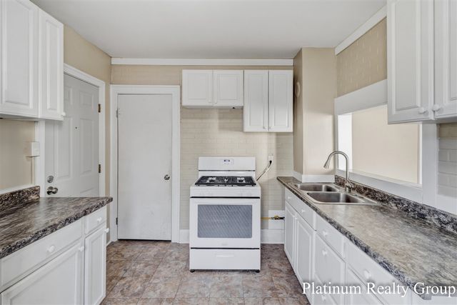 254 W Southern Avenue, Muskegon, MI 49441