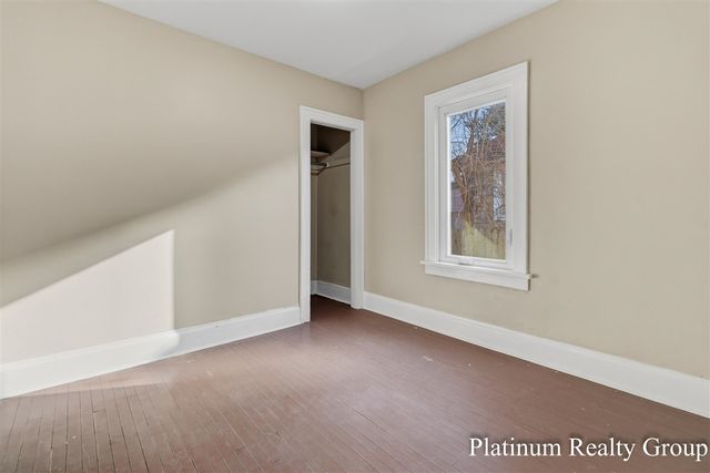 254 W Southern Avenue, Muskegon, MI 49441